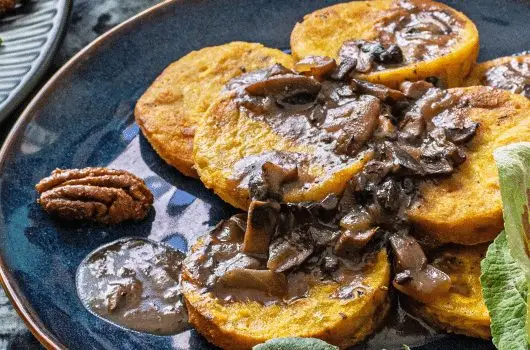 Thanksgiving Panisse With Mushroom Gravy