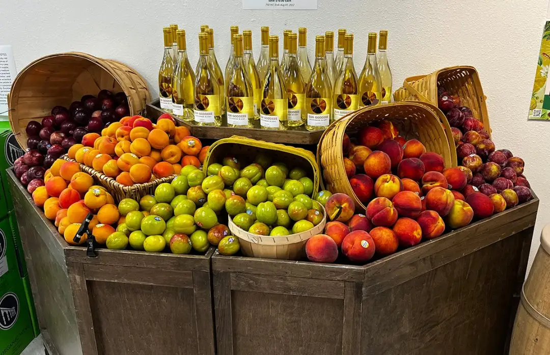 Pluots! Apricots! Peaches!🍑